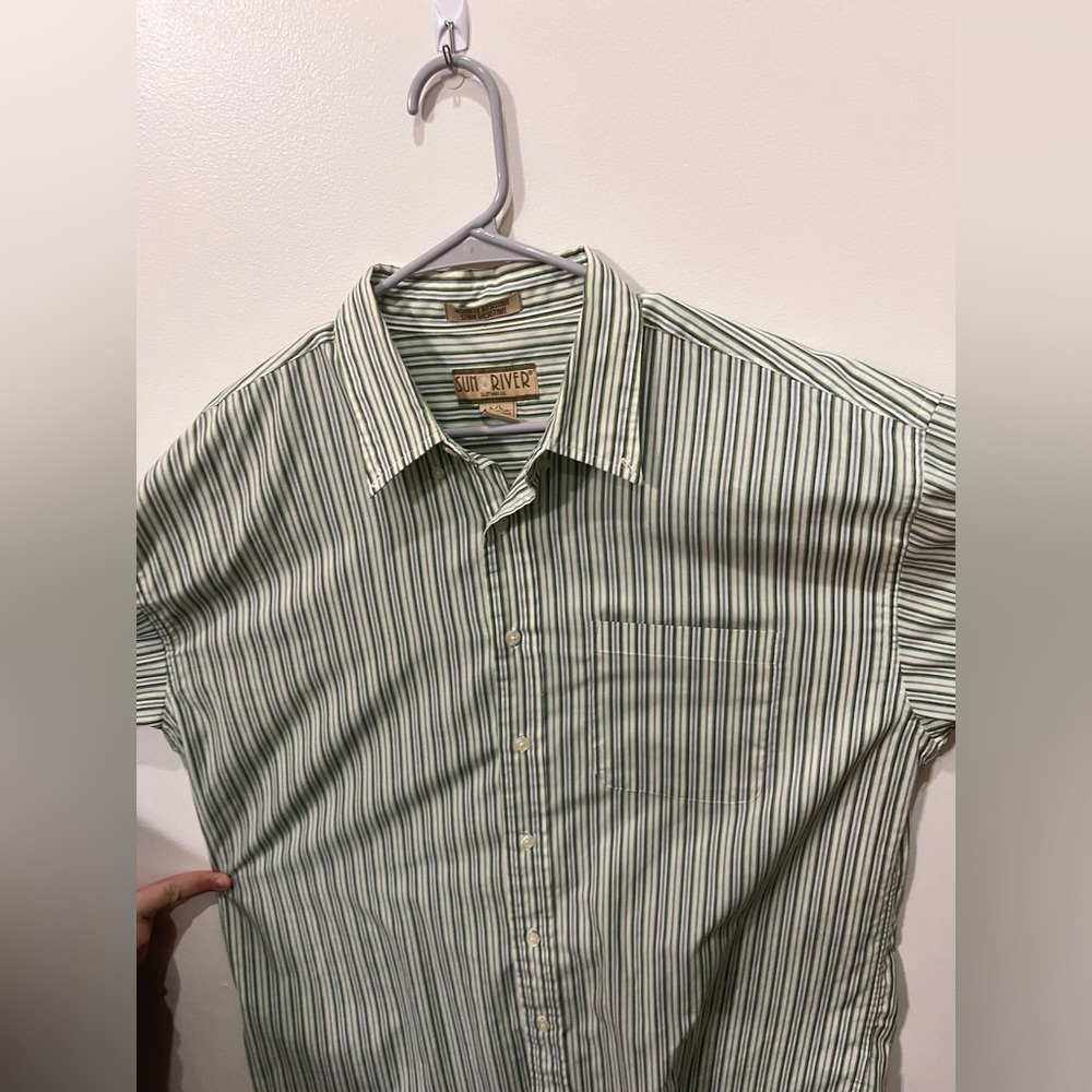 Large long sleeve Sun River shirt in large button down. Green and blue color